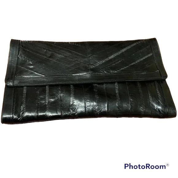 🌟HOST PICK 🌟💕Vintage Black Eel Skin Leather Clutch Purse - Picture 3 of 6
